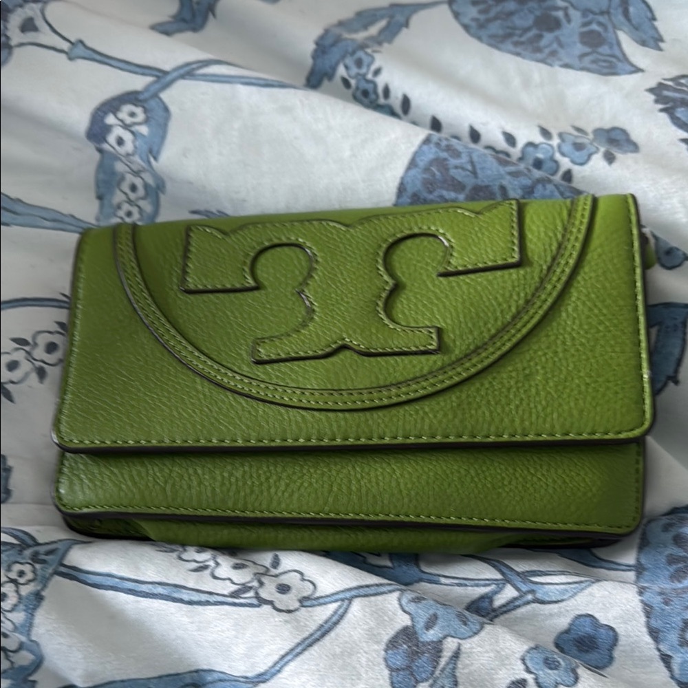 Tory Burch Green Pebbled Leather Wristlet